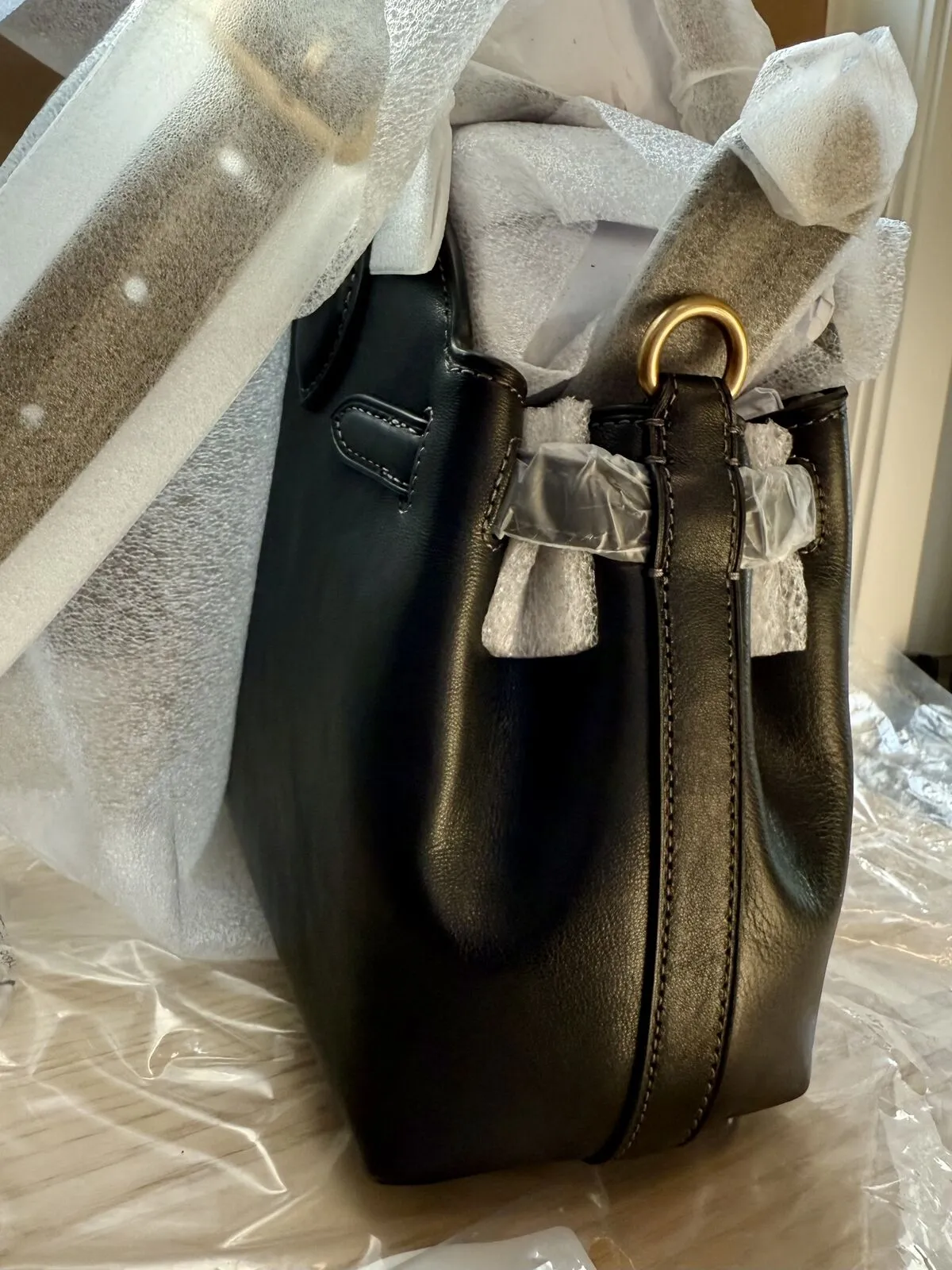 BOLSO DE MANO COACH SOFT EMPIRE 28, B4/NEGRO