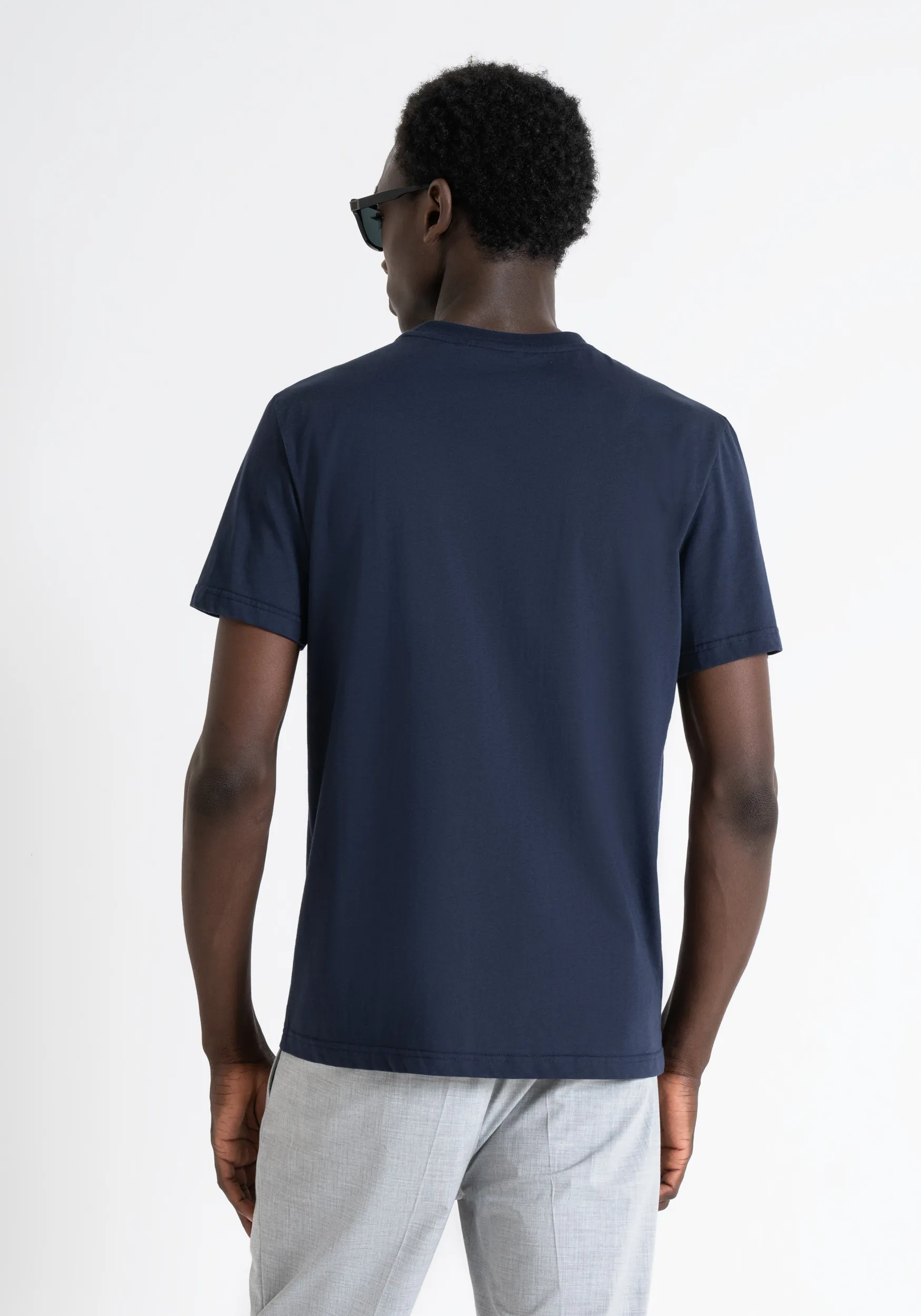 CAMISETA REGULAR FIT DE ALGODÓN CON ESTAMPADO DE AGUA