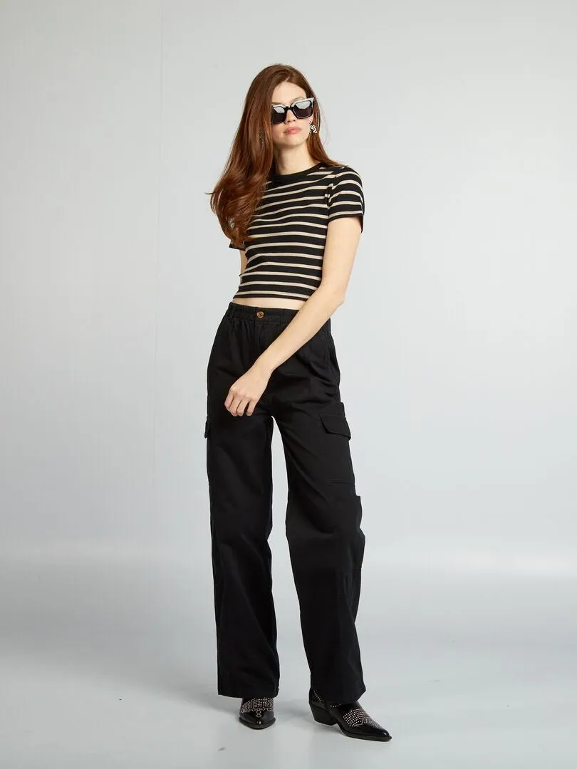 PANTALóN CON MúLTIPLES BOLSILLOS  NEGRO